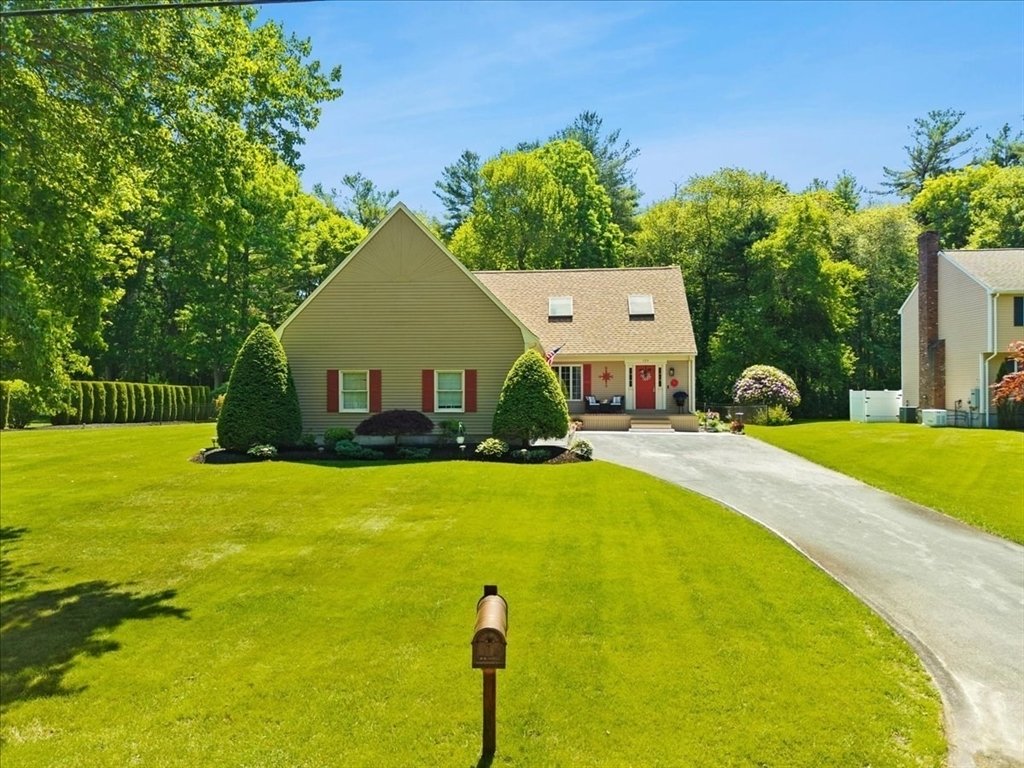 House in Taunton, Massachusetts, United States 3 - 18110403