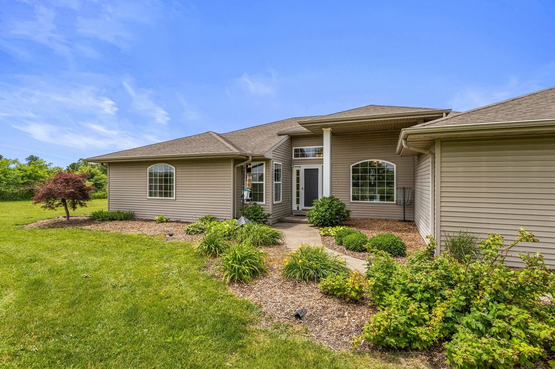House in Mahomet, Illinois, United States 2 - 18113864