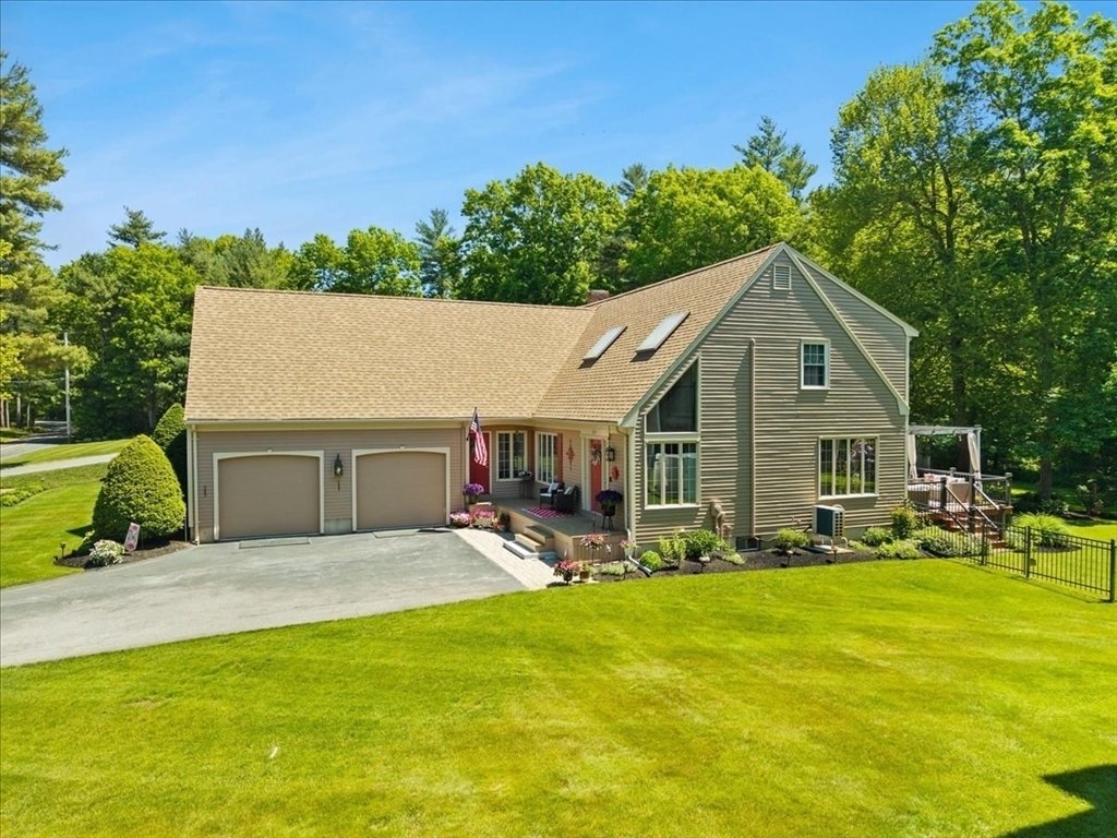 House in Taunton, Massachusetts, United States 2 - 18110403