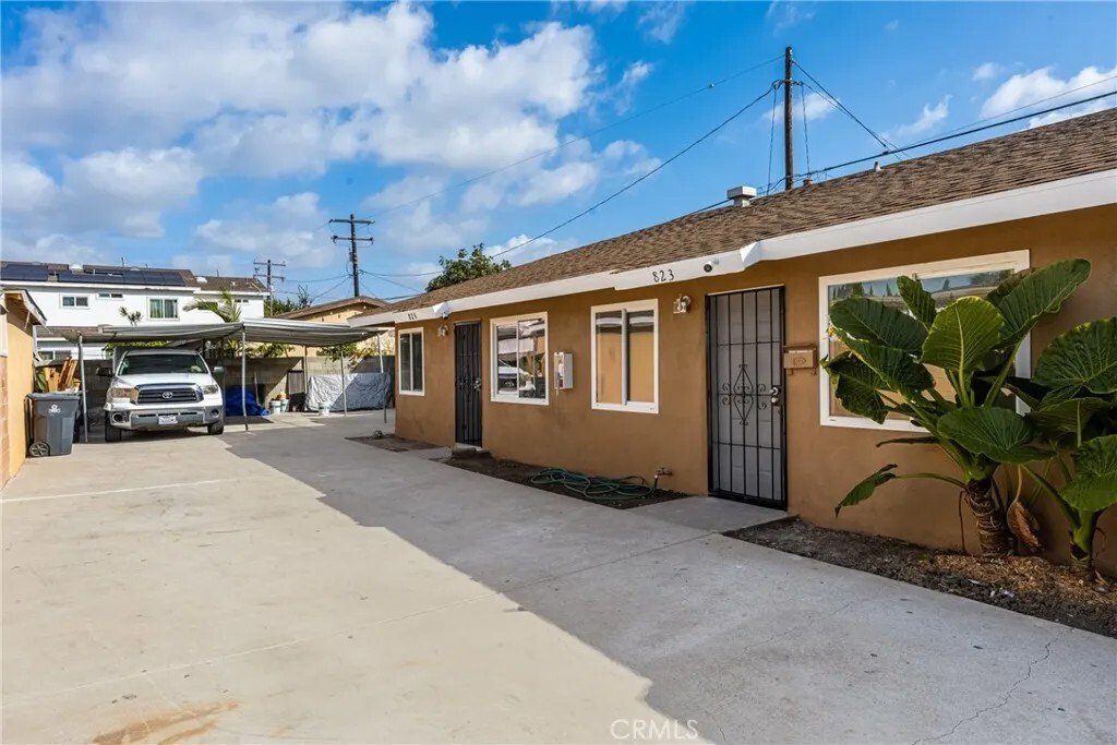 Santa Ana, California, United States 1 - 18112835