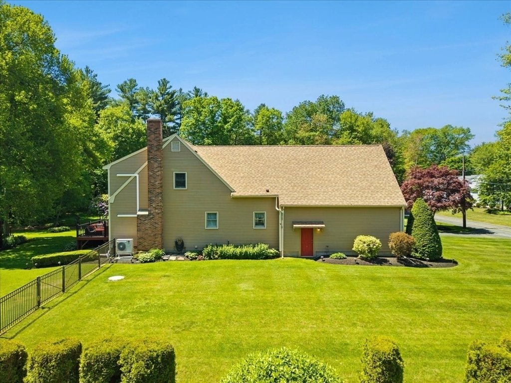 House in Taunton, Massachusetts, United States 5 - 18110403
