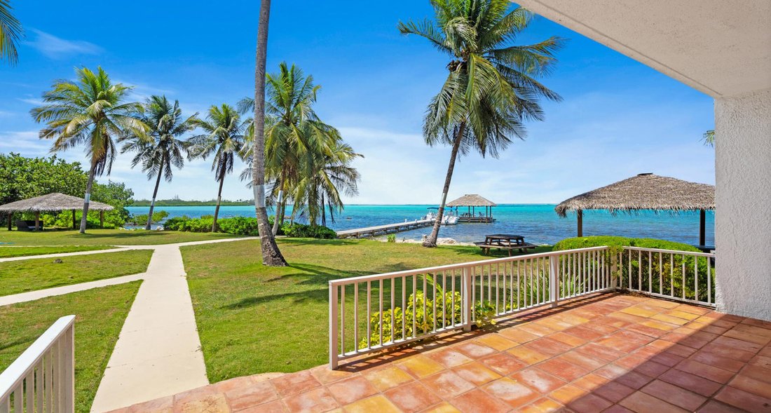 Apartment in George Town, George Town, Cayman Islands 1 - 18112536