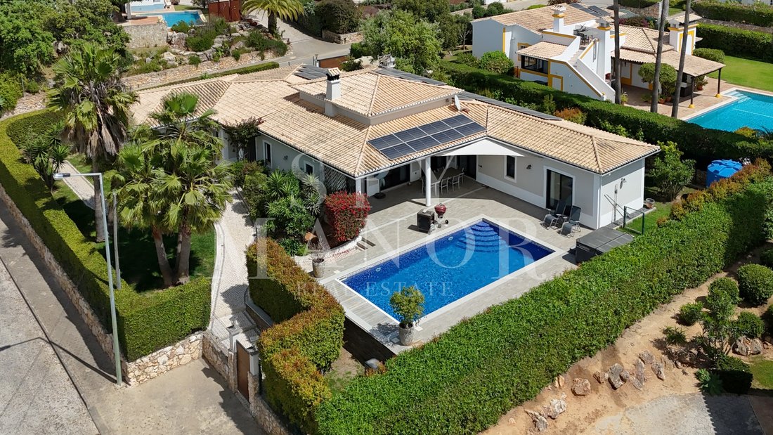 Villa in Lagoa e Carvoeiro, Algarve, Portugal 2 - 18114745