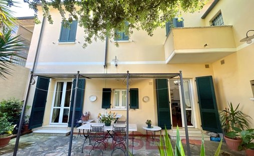 Villa in Cecina Centro, Cecina, Tuscany 1