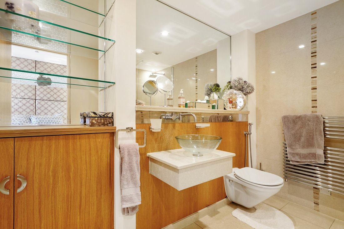 Apartment in Mayfair, Westminster, England 5 - 16690091