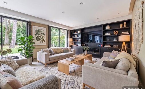 Apartment in Saint James-Delabordère, Neuilly-sur-Seine, France 1