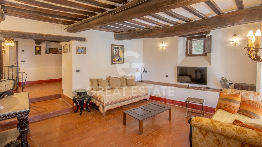 Estate in Tuoro sul Trasimeno, Umbria, Italy 2 - 18114356