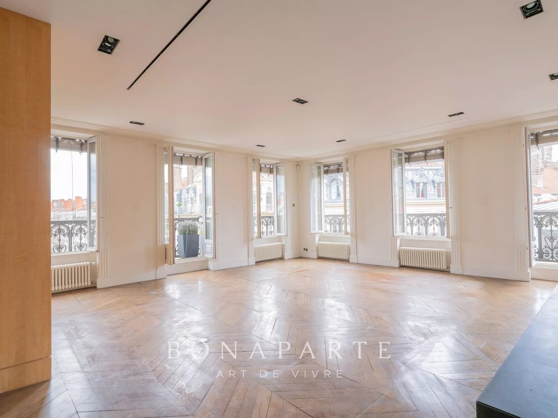 Apartment in Cordeliers-Célestins-Bourse, Lyon 2e Arrondissement, Lyon 3 - 18111569