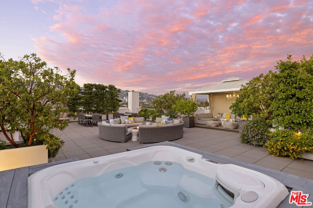 Condo in Beverly Hills, California, United States 4 - 18112612