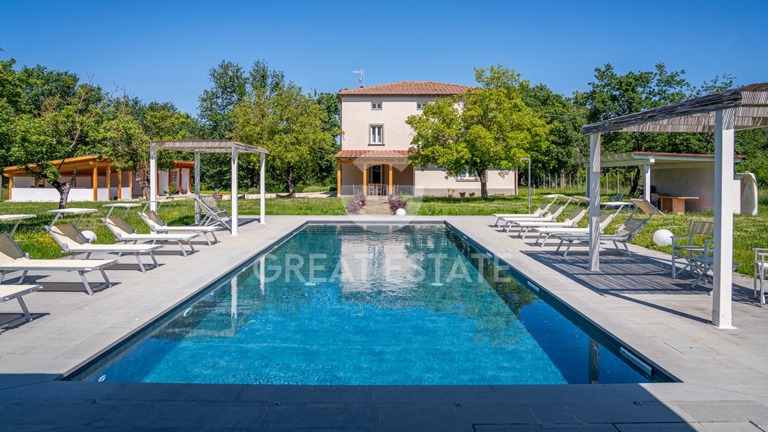 Estate in Terranuova Bracciolini, Tuscany, Italy 1 - 18114250
