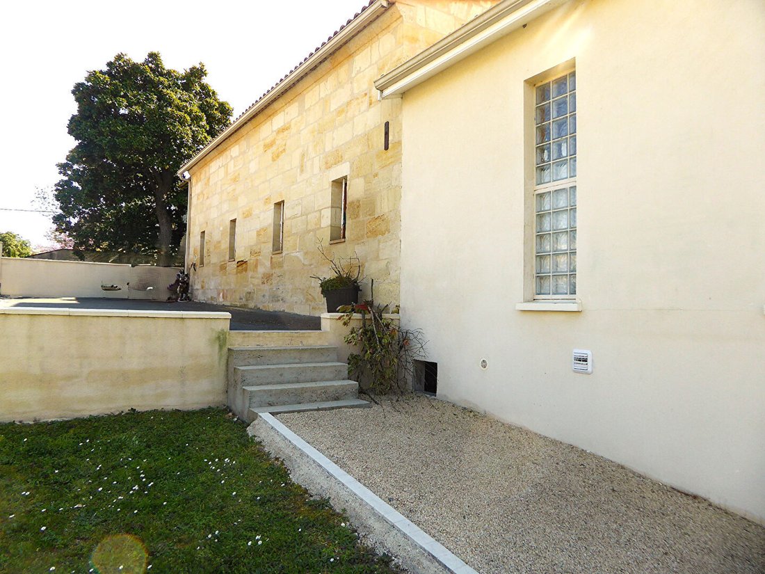 Villa in Libourne, Nouvelle-Aquitaine, France 2 - 18111643