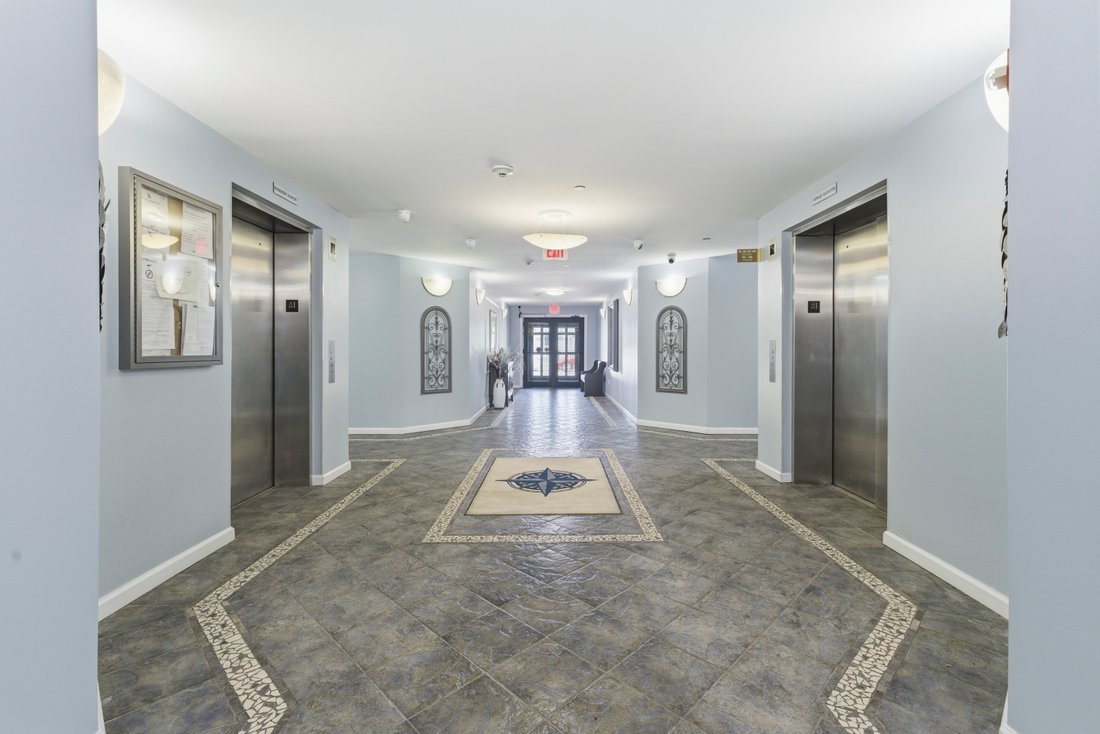 Condo in Rockville Centre, New York, United States 3 - 18110129