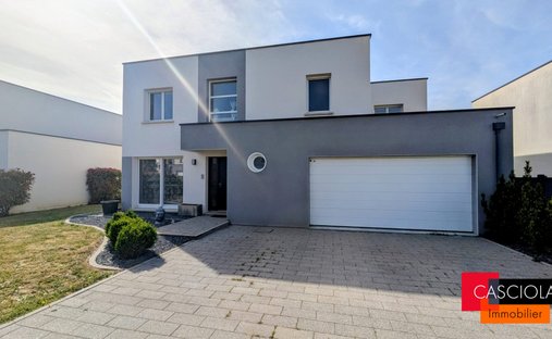 House in La Seille-Rive Gauche, Marly, France 1