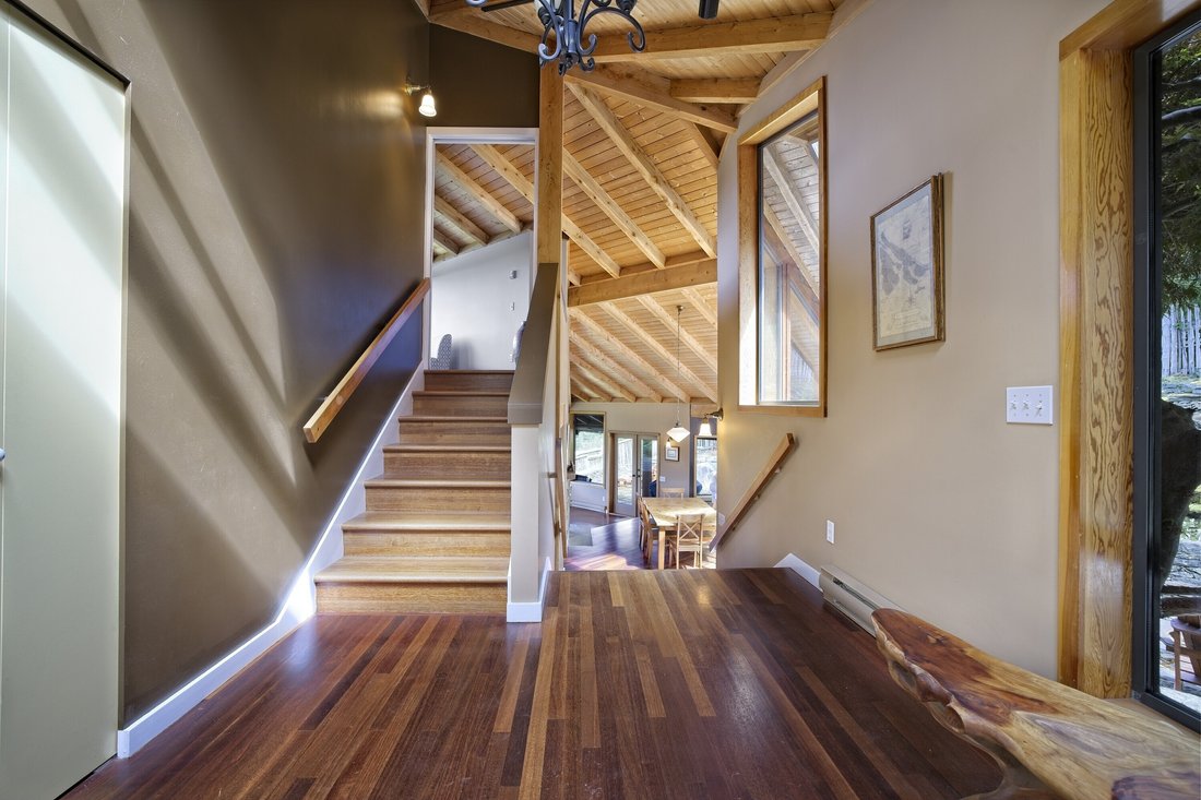 House in Saltspring Island, British Columbia, Canada 3 - 18112095