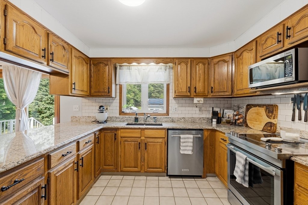 House in Westport, Massachusetts, United States 5 - 18110405