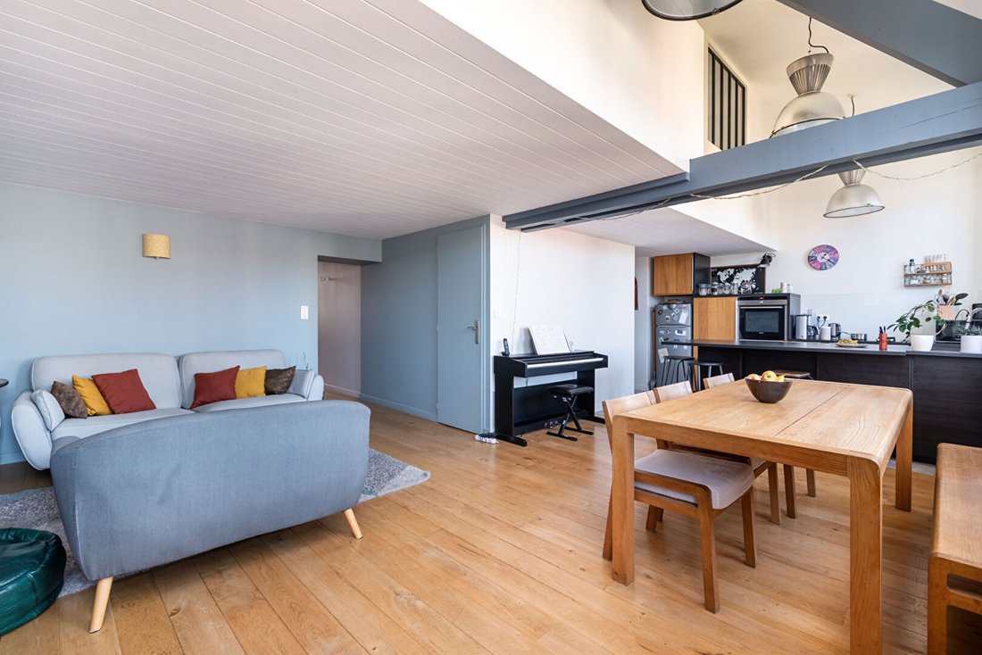 Apartment in Plateau de la Croix Rousse-Ouest, Lyon 4e Arrondissement, Lyon 3 - 17330721