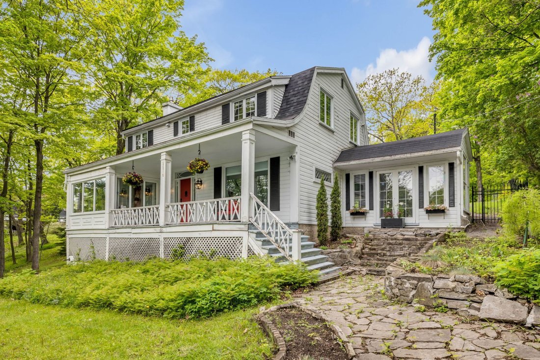 House in Sainte-Pétronille, Quebec, Canada 1 - 18114618