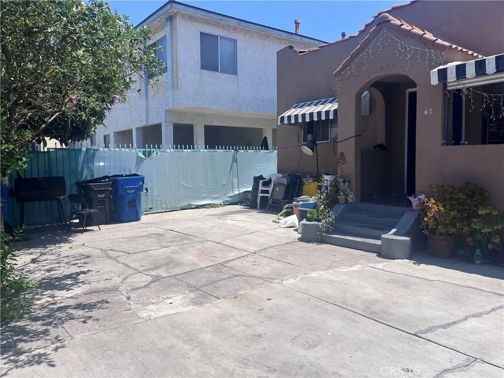 Los Angeles, CA, United States 2 - 18112856