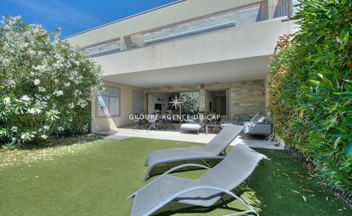 Apartment in Valescure-Vaulongue-Clair Bois-Vallon Suveret, Saint-Raphaël, France 1