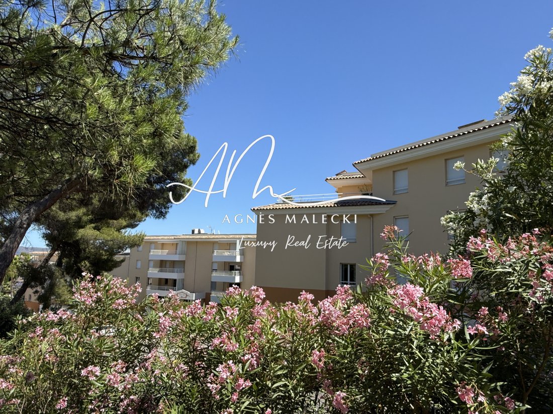Apartment in Nord, Cavalaire-sur-Mer, France 5 - 15389875