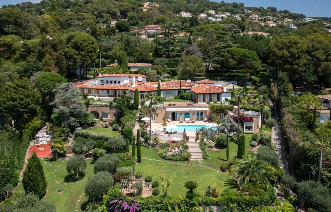 House in Saint Nicolas, Cannes, France 1 - 18115872