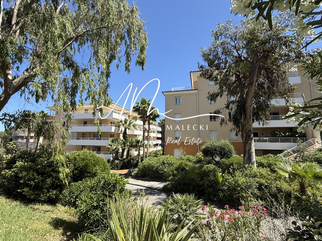 Apartment in Nord, Cavalaire-sur-Mer, France 4 - 15389875