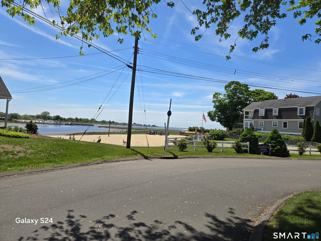 House in Clinton, Connecticut, United States 4 - 18116612