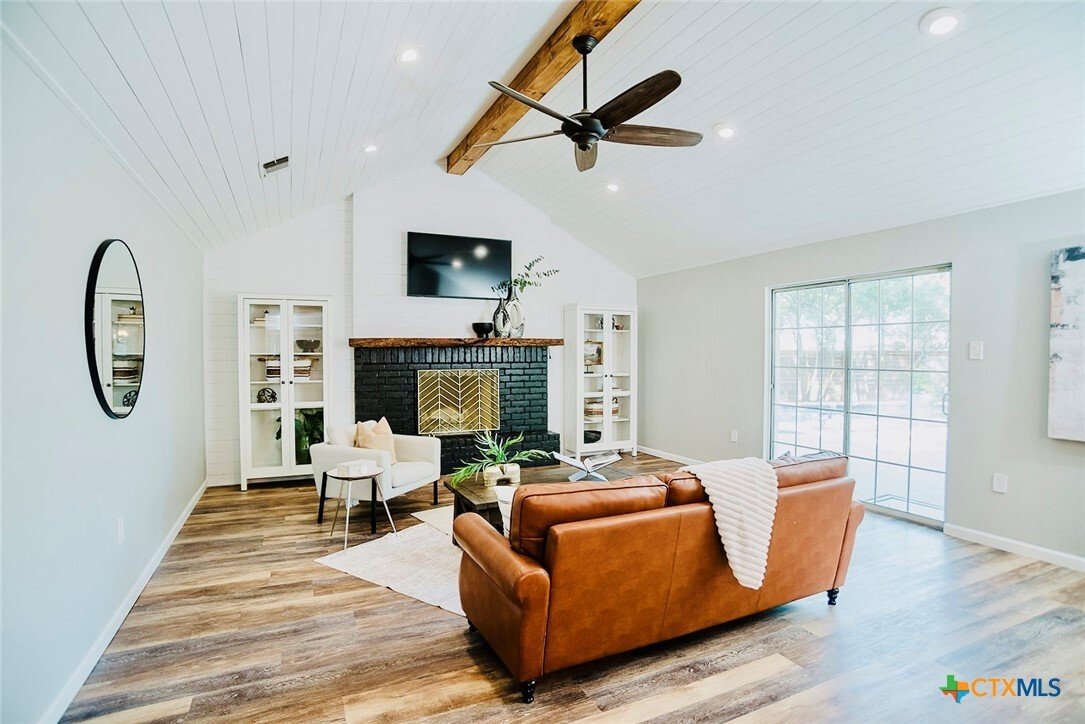 House in Seguin, Texas, United States 3 - 18116220