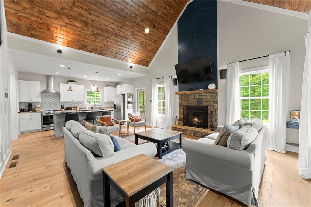 House in Clarkesville, Georgia, United States 3 - 18115992