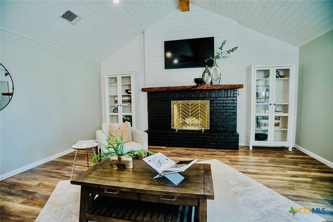 House in Seguin, Texas, United States 4 - 18116220