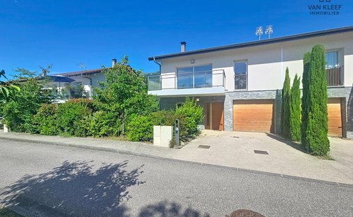 House in Thoiry, Auvergne-Rhône-Alpes, France 1
