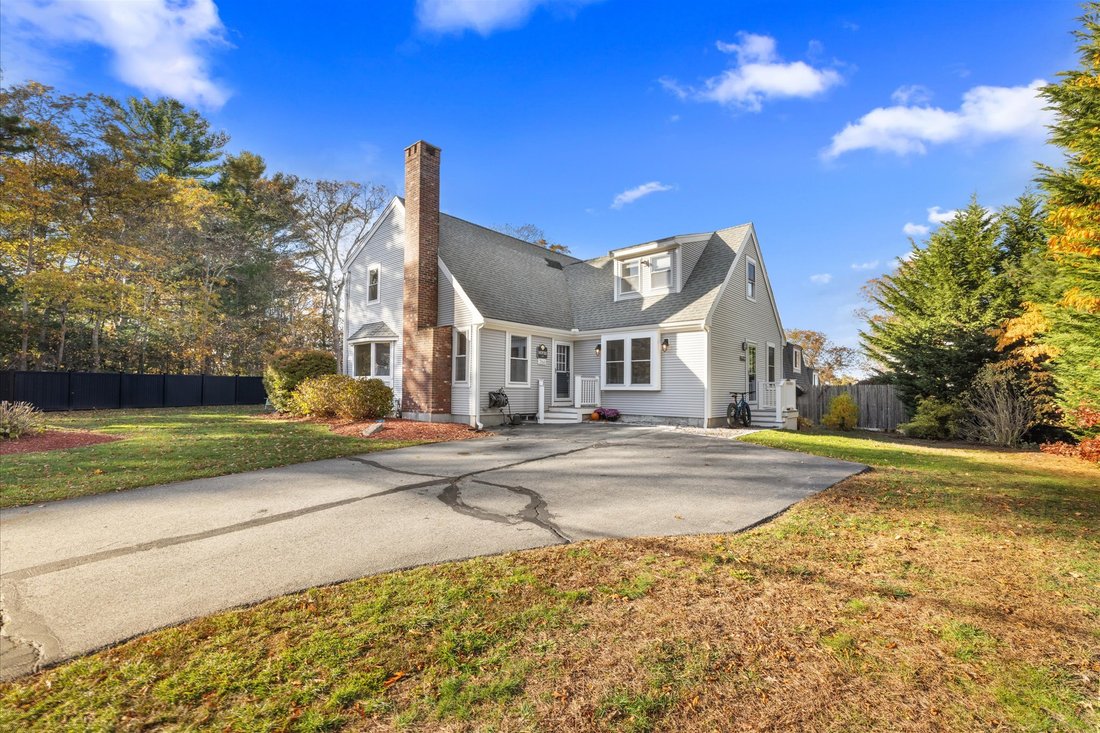 House in Mashpee, Massachusetts, United States 2 - 18115838