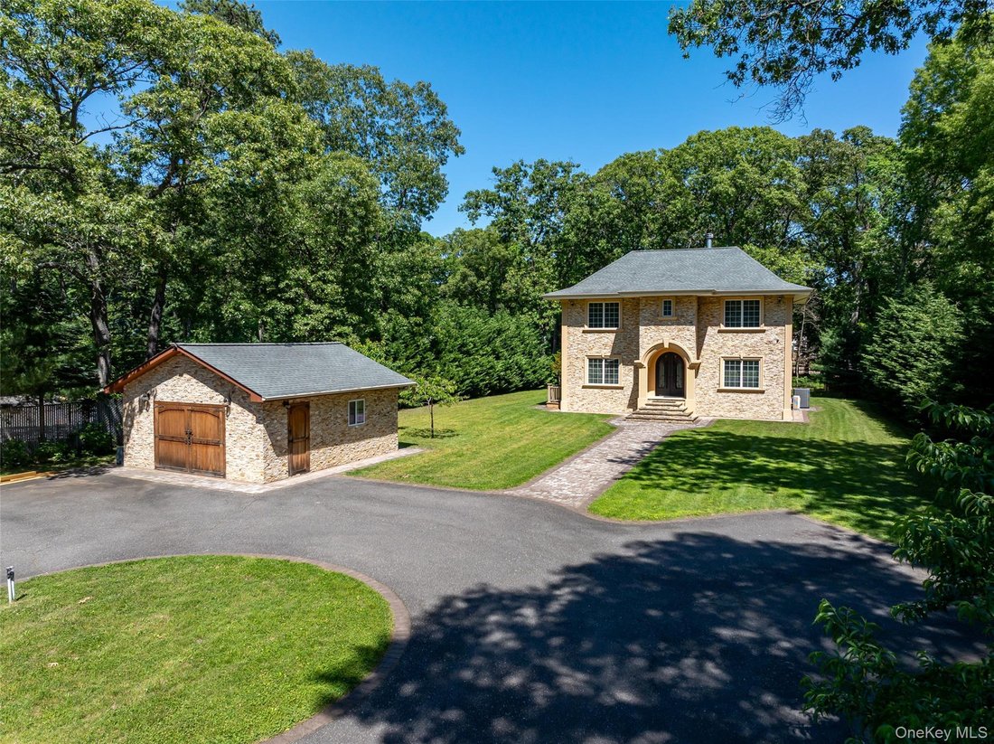 House in Smithtown, New York, United States 1 - 18116274
