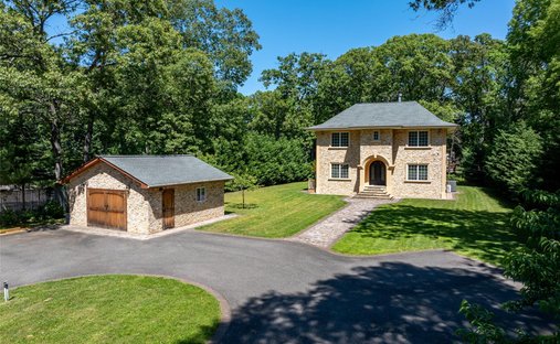 House in Smithtown, New York, United States 1