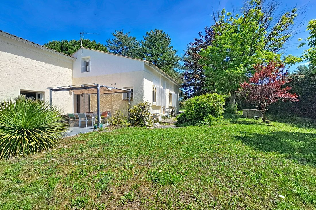 Villa in Bouc-Bel-Air, Provence-Alpes-Côte d'Azur, France 1 - 18116650
