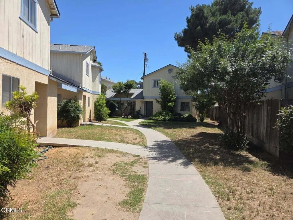 Fresno, California, United States 2 - 18116329