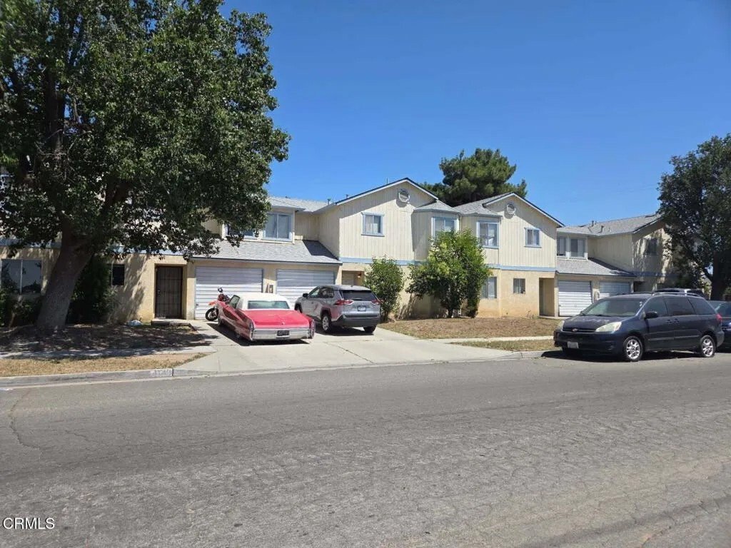 Fresno, California, United States 1 - 18116329