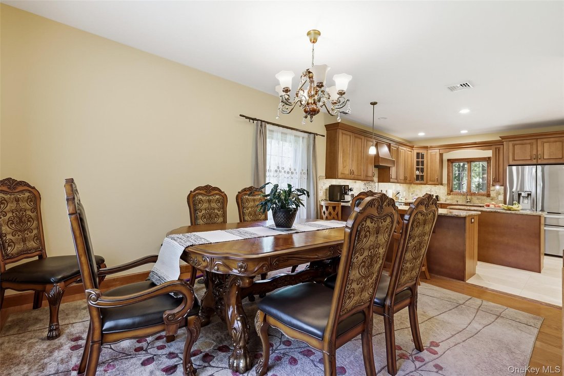 House in Smithtown, New York, United States 5 - 18116274