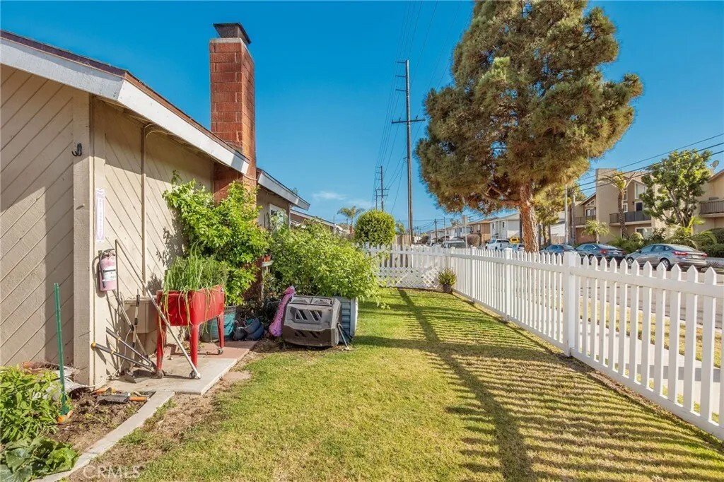 Huntington Beach, California, United States 4 - 18116340