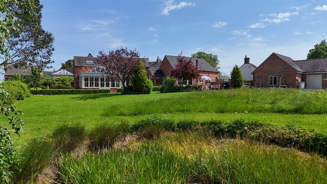 Turnditch, England 1 - 18116388