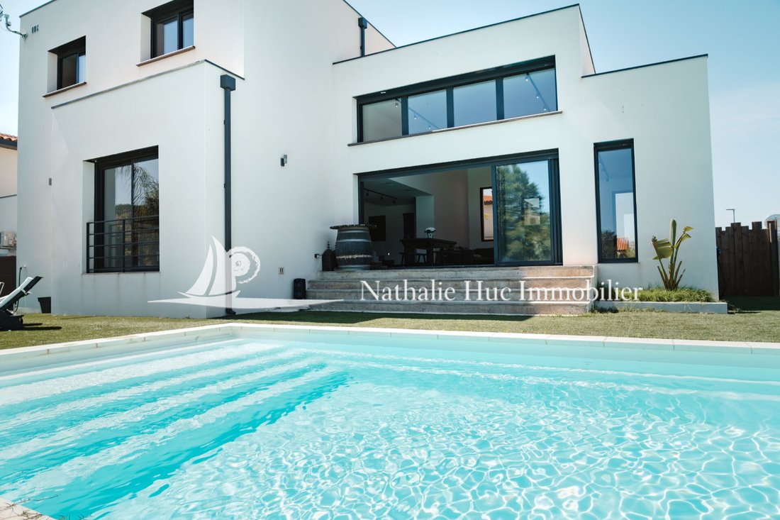 Villa in Saint-Cyprien, Occitania, France 1 - 18116624
