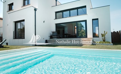 Villa in Saint-Cyprien, Occitania, France 1