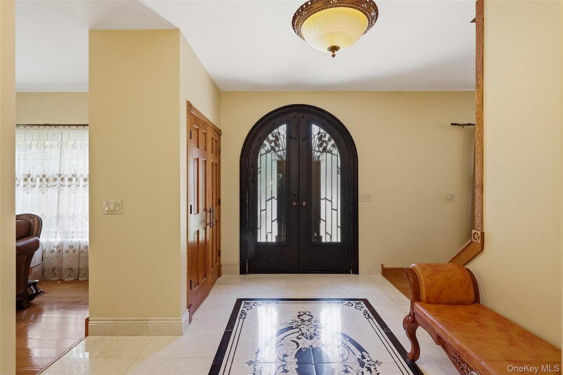 House in Smithtown, New York, United States 3 - 18116274