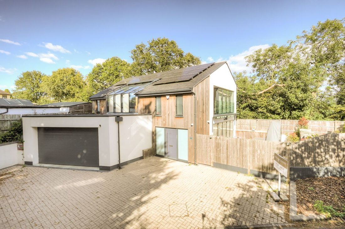House in Abridge, England 3 - 18116525