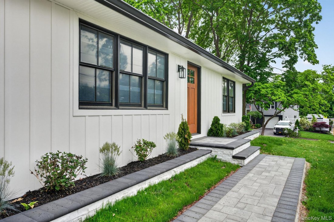 House in Halesite, New York, United States 3 - 18116295