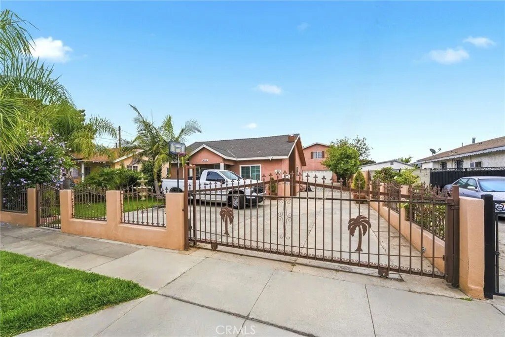 Townhouse in Bell, California, United States 1 - 18116311