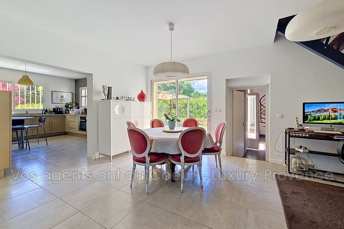 Villa in Bouc-Bel-Air, Provence-Alpes-Côte d'Azur, France 2 - 18116650