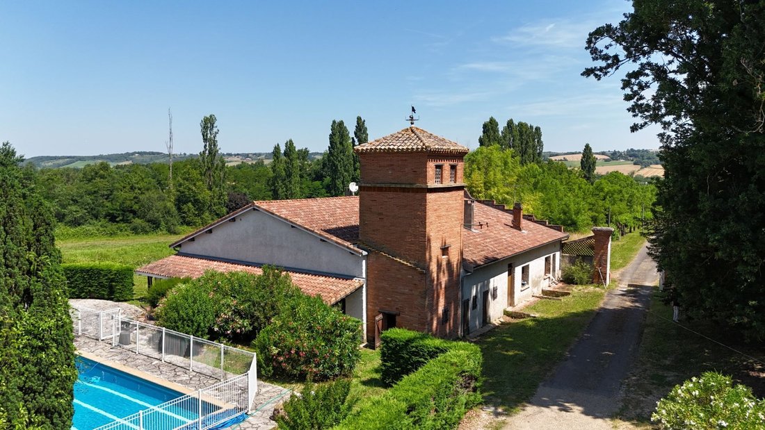 Castle in Lalande, Montauban, France 3 - 18116542