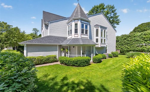 Condo in Halesite, New York, United States 1
