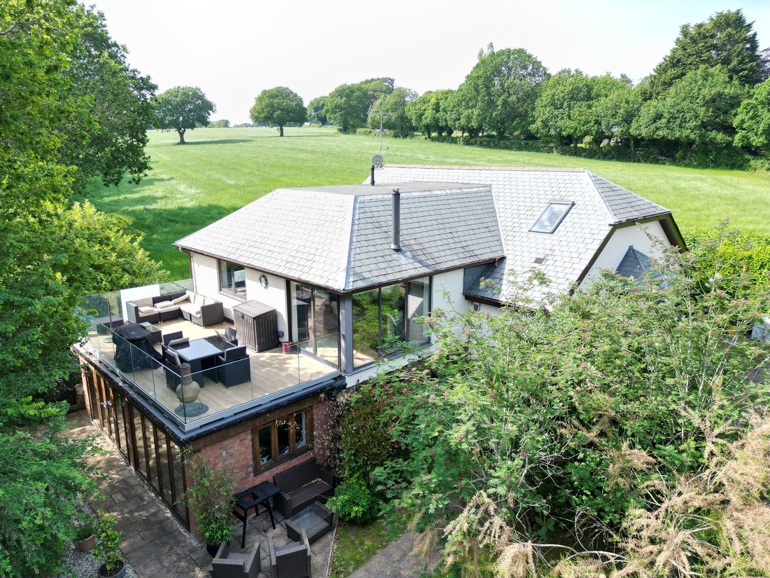House in Ottery Saint Mary, England 3 - 18116463